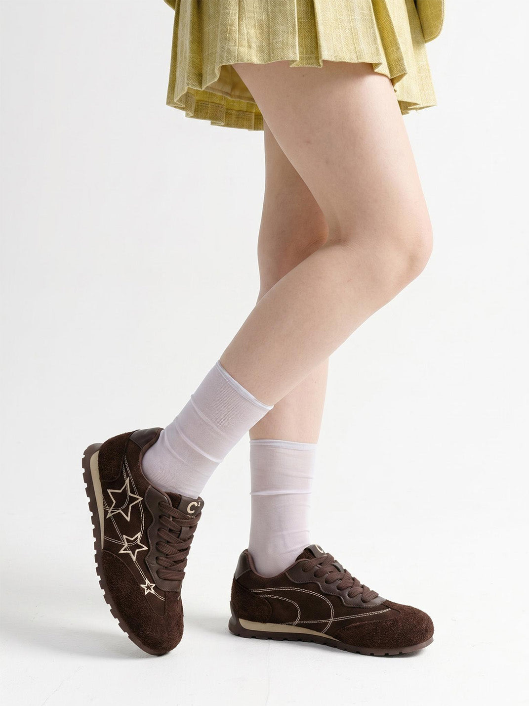 Brown Star-Embroidered Retro Low-Top Sneakers - Skipkicks