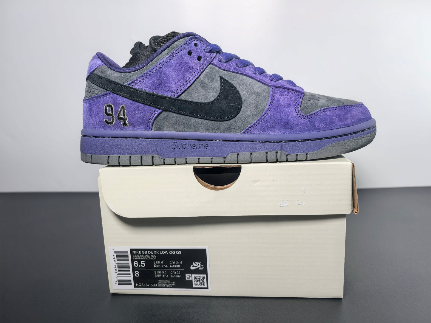Supreme x Dunk SB LOW Pro OG QS - Elevate Your Sneaker Game
