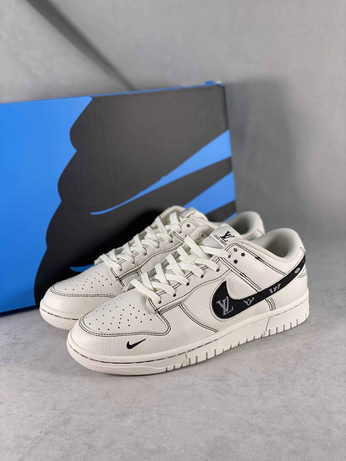 Custom Dunk SB Low x Monogram DD1391 106