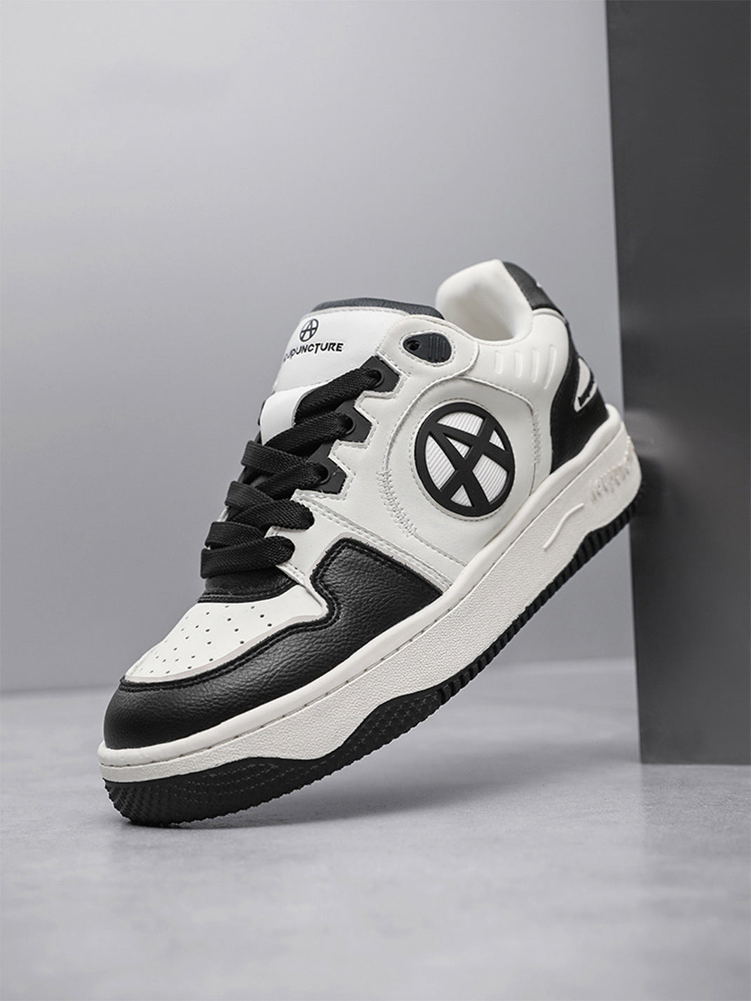Circle-Logo Colorblock Skate Sneakers - Skipkicks