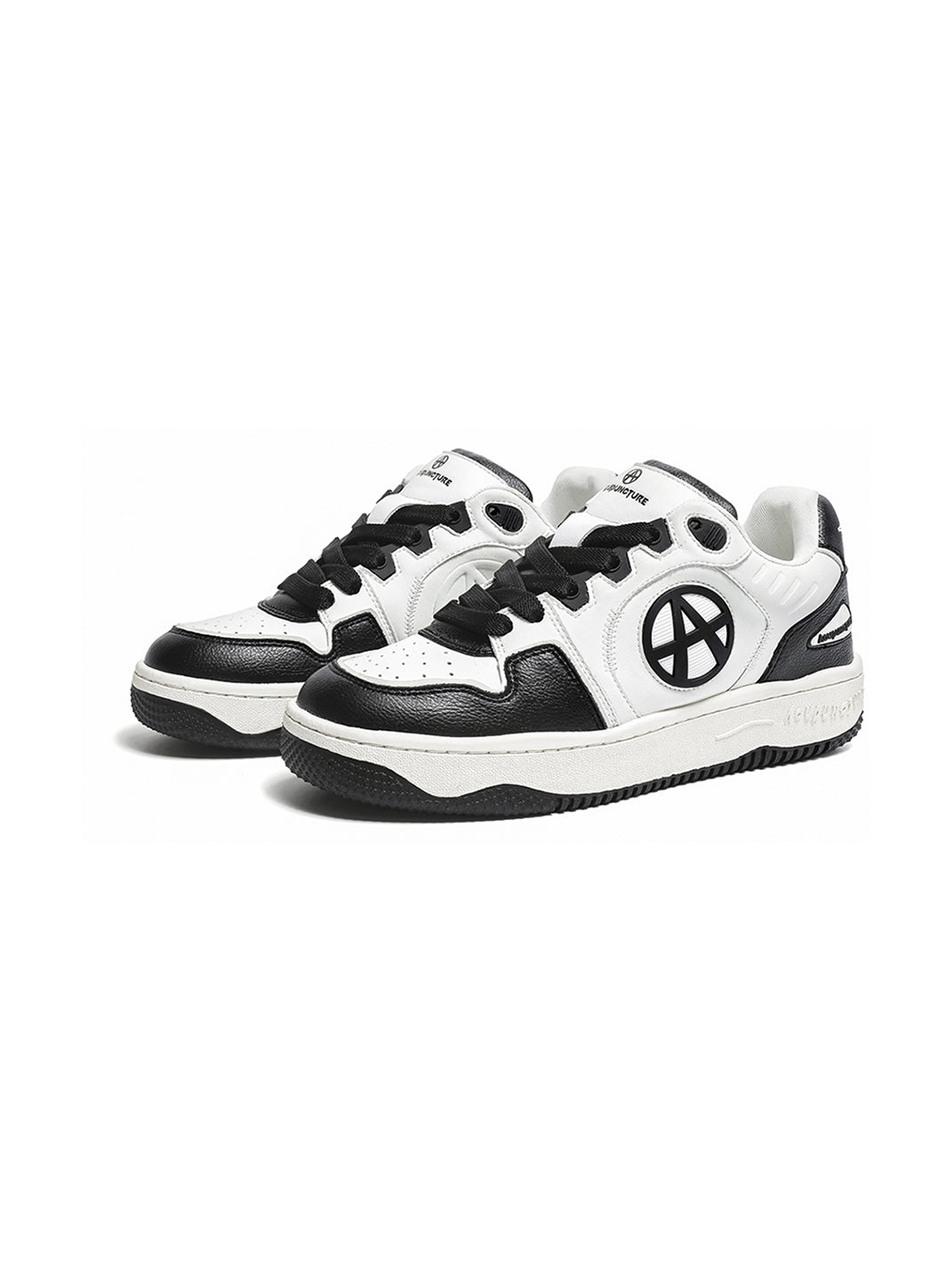 Circle-Logo Colorblock Skate Sneakers - Skipkicks