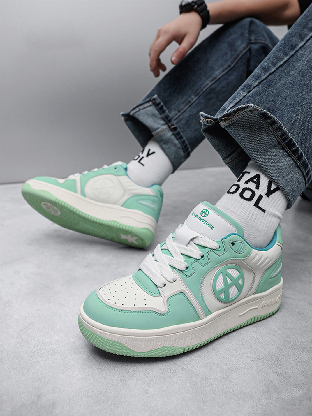 Circle-Logo Colorblock Skate Sneakers - Skipkicks