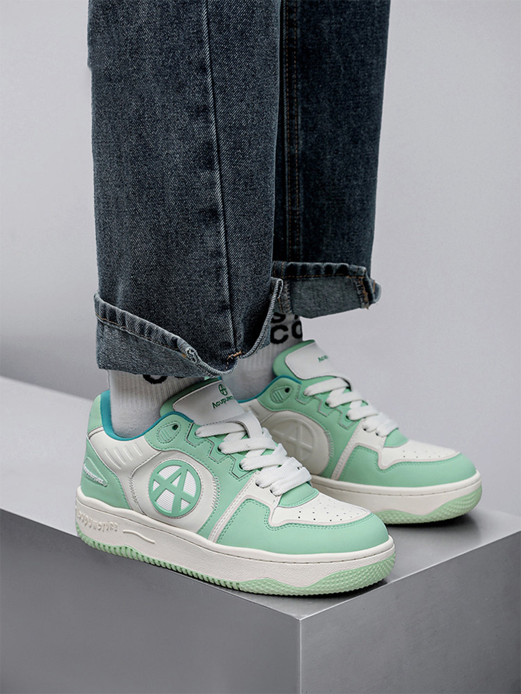 Circle-Logo Colorblock Skate Sneakers - Skipkicks