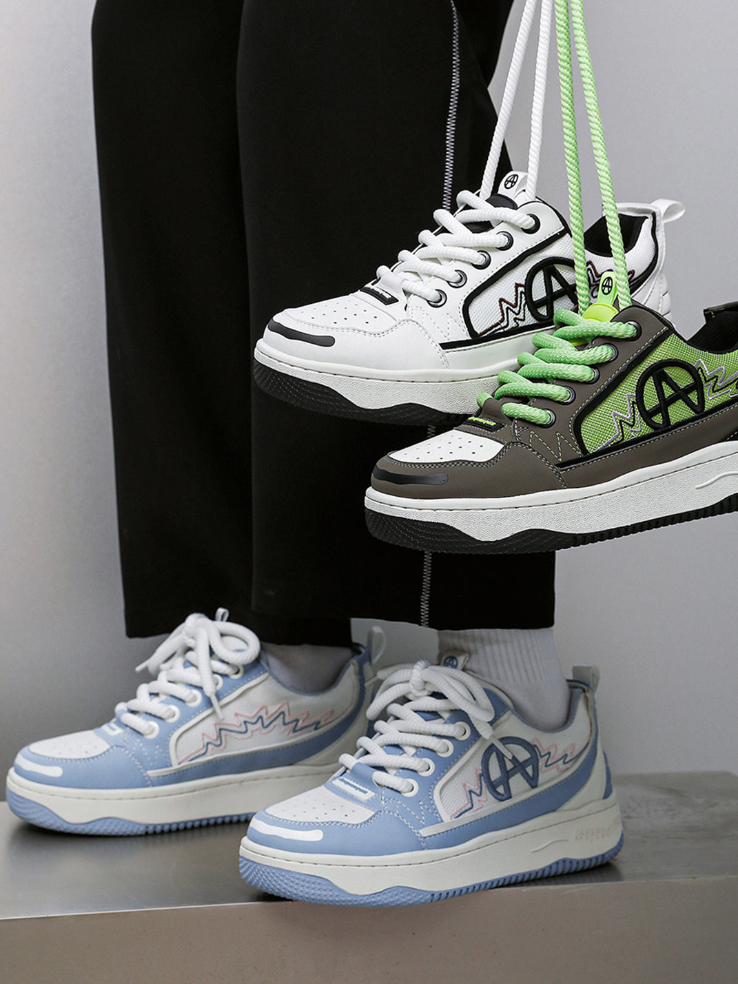 Colorblock Graphic Skate Sneakers - Skipkicks