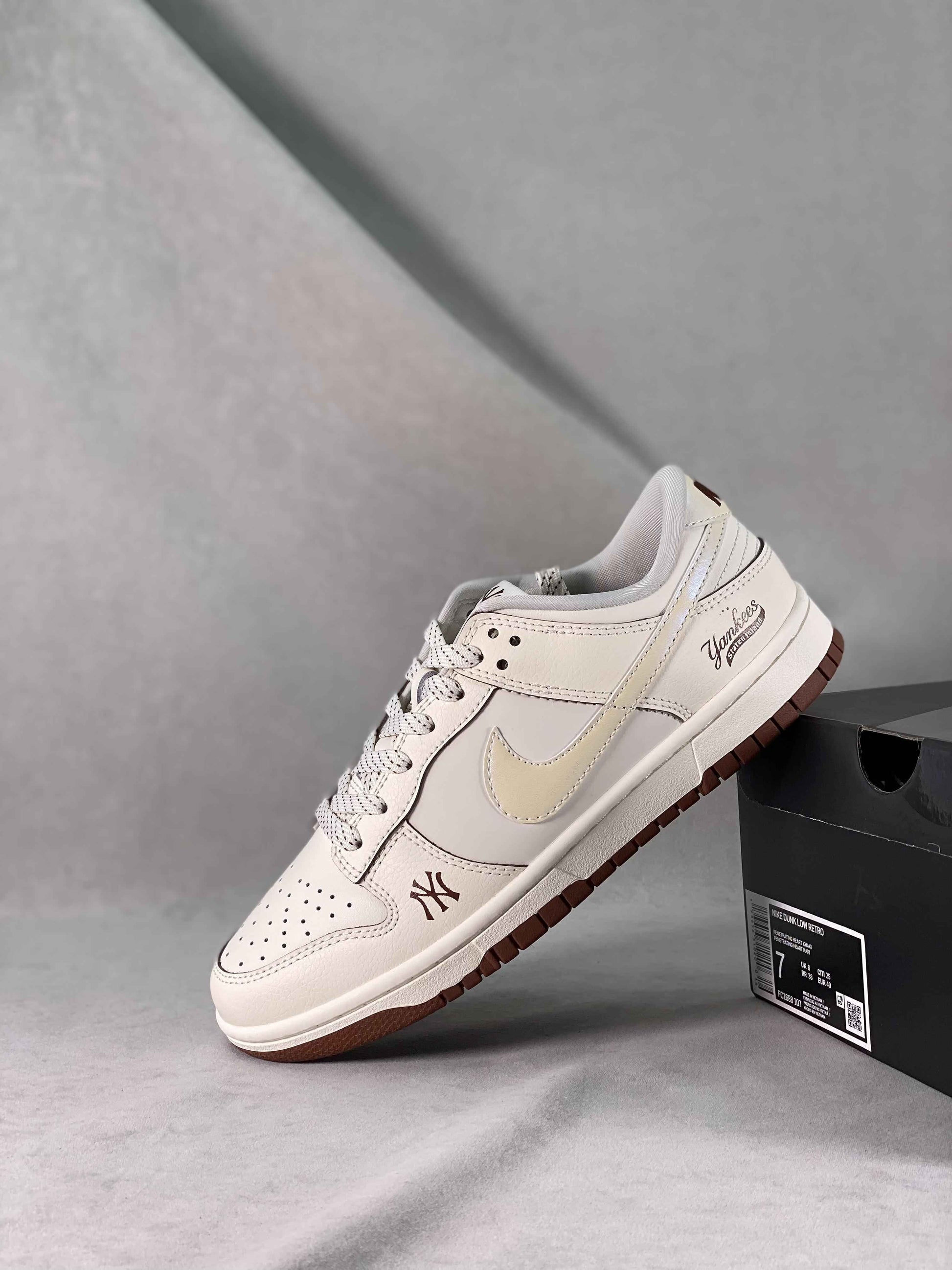 Custom Dunk SB Low x Travis Scott FC1688 107