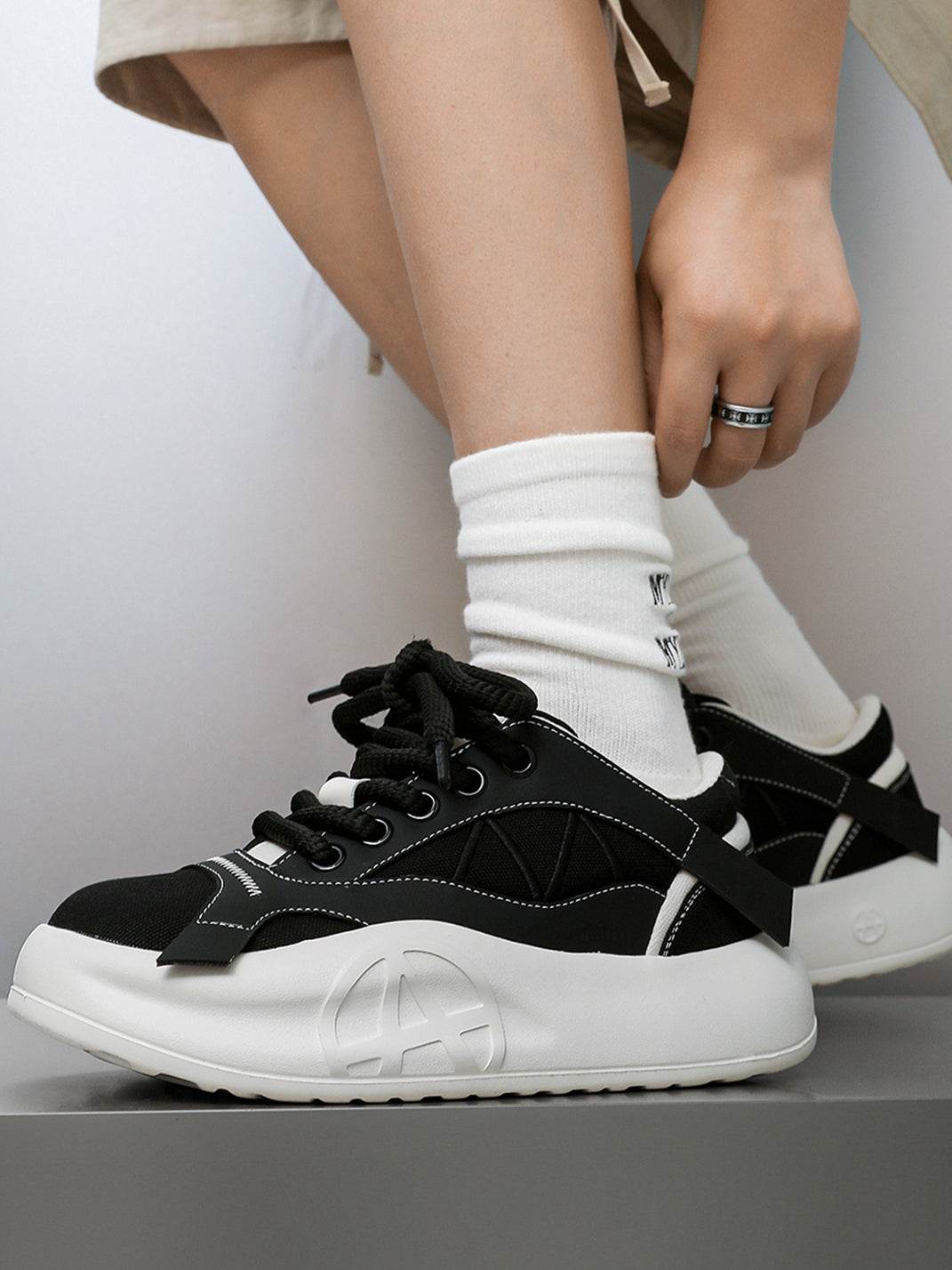 Geometric Panel Platform Runner Sneakers - Skipkicks