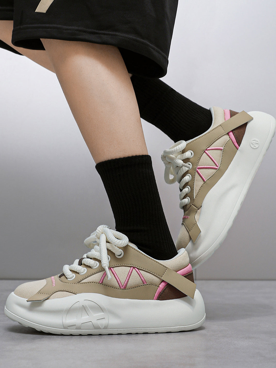 Geometric Panel Platform Runner Sneakers - Skipkicks
