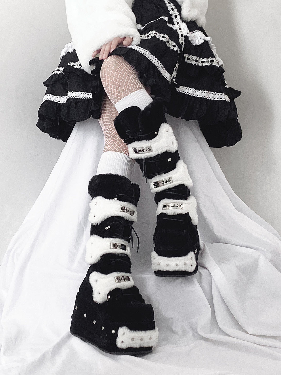 Black Bear-Applique Faux-Fur Platform Boots - Skipkicks