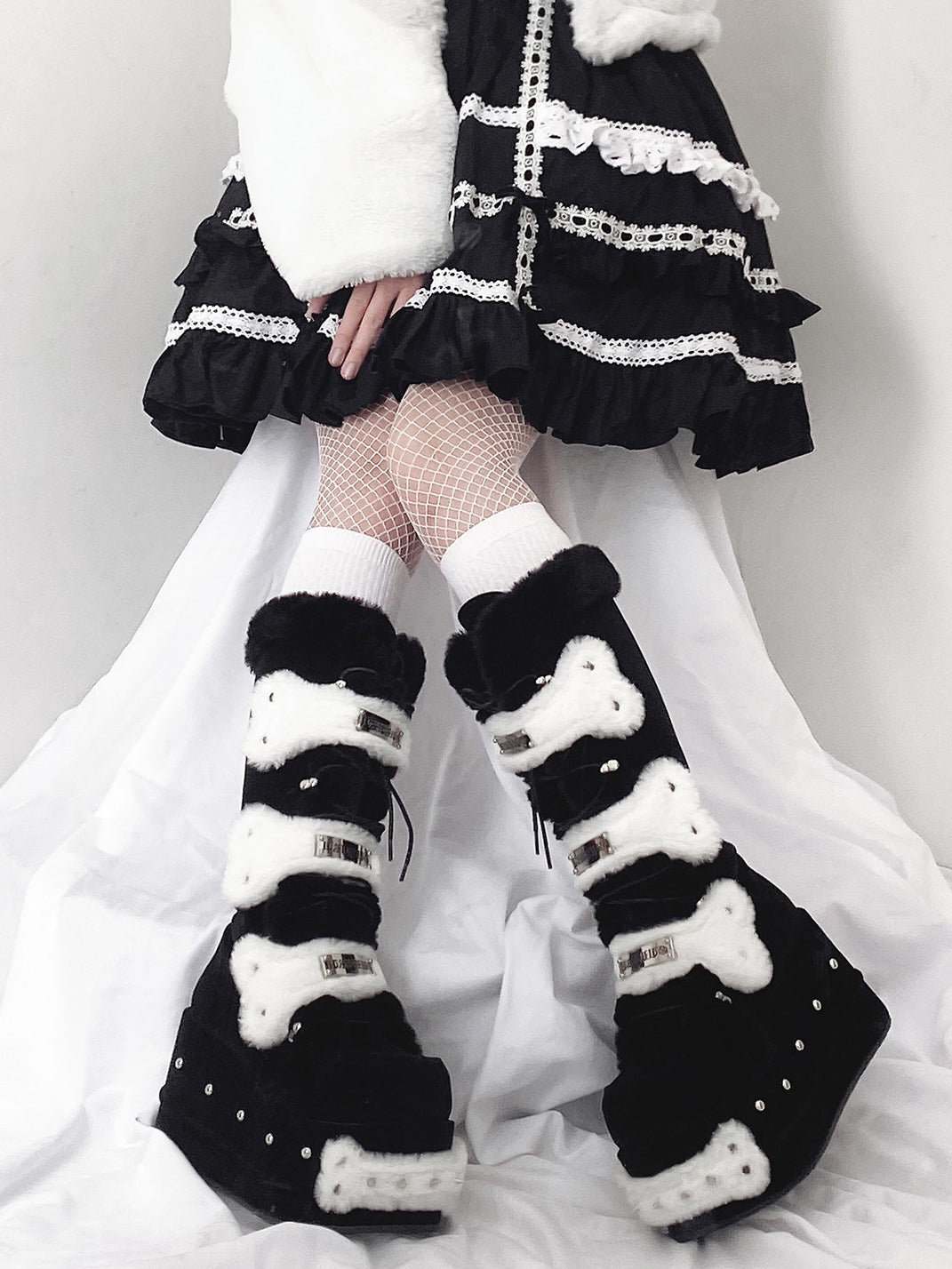 Black Bear-Applique Faux-Fur Platform Boots - Skipkicks