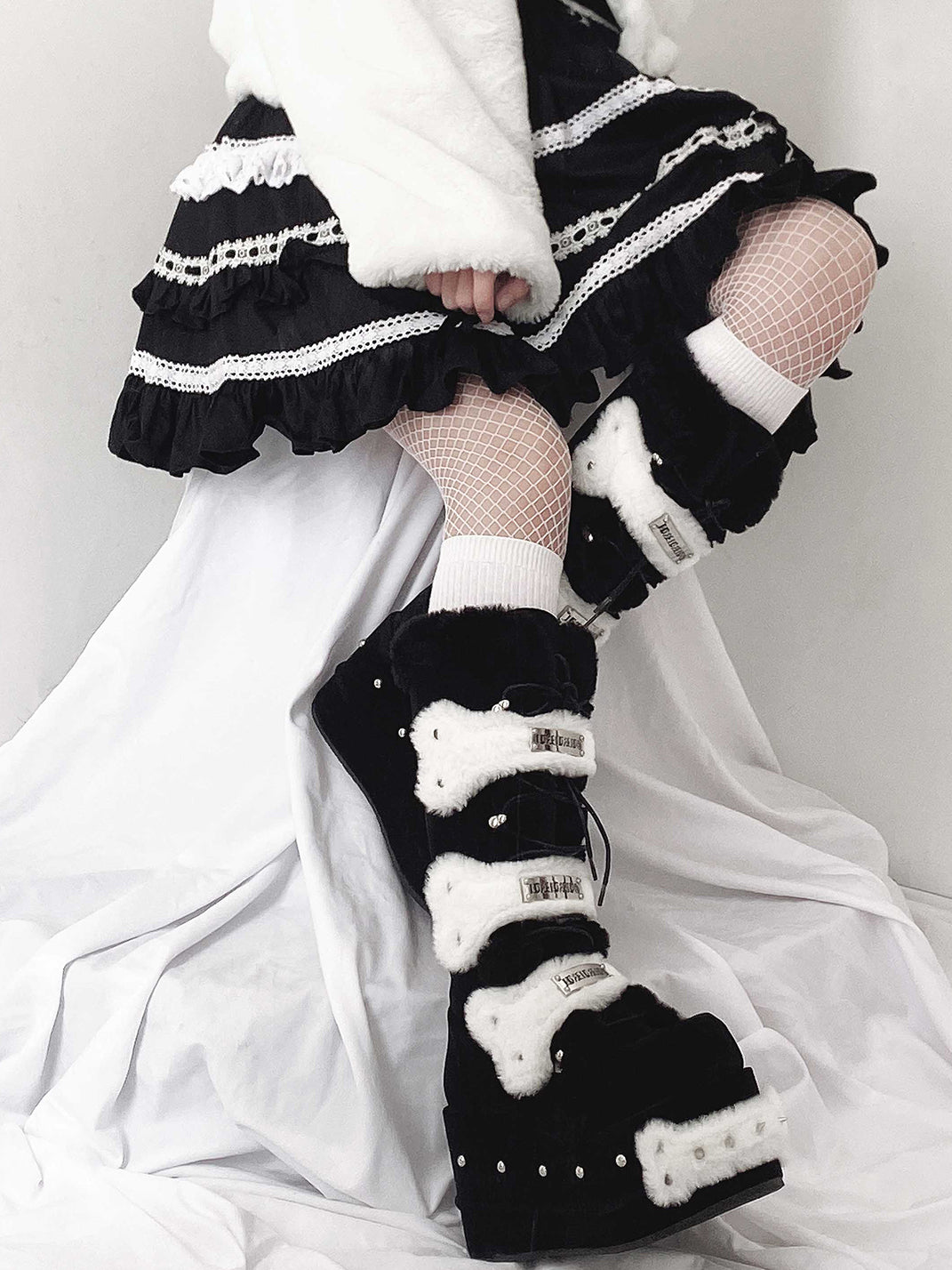 Black Bear-Applique Faux-Fur Platform Boots - Skipkicks