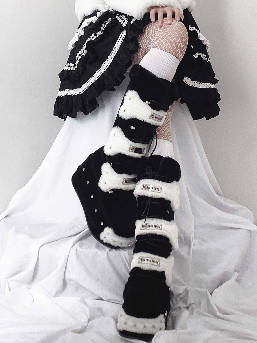 Black Bear-Applique Faux-Fur Platform Boots - Skipkicks