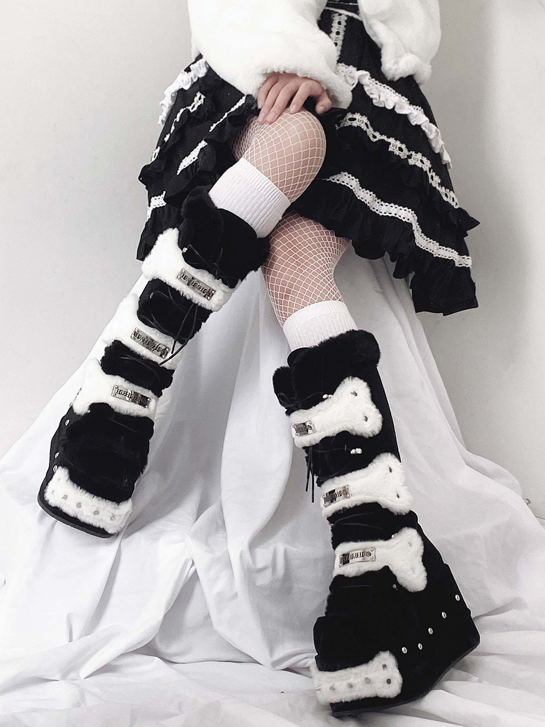 Black Bear-Applique Faux-Fur Platform Boots - Skipkicks