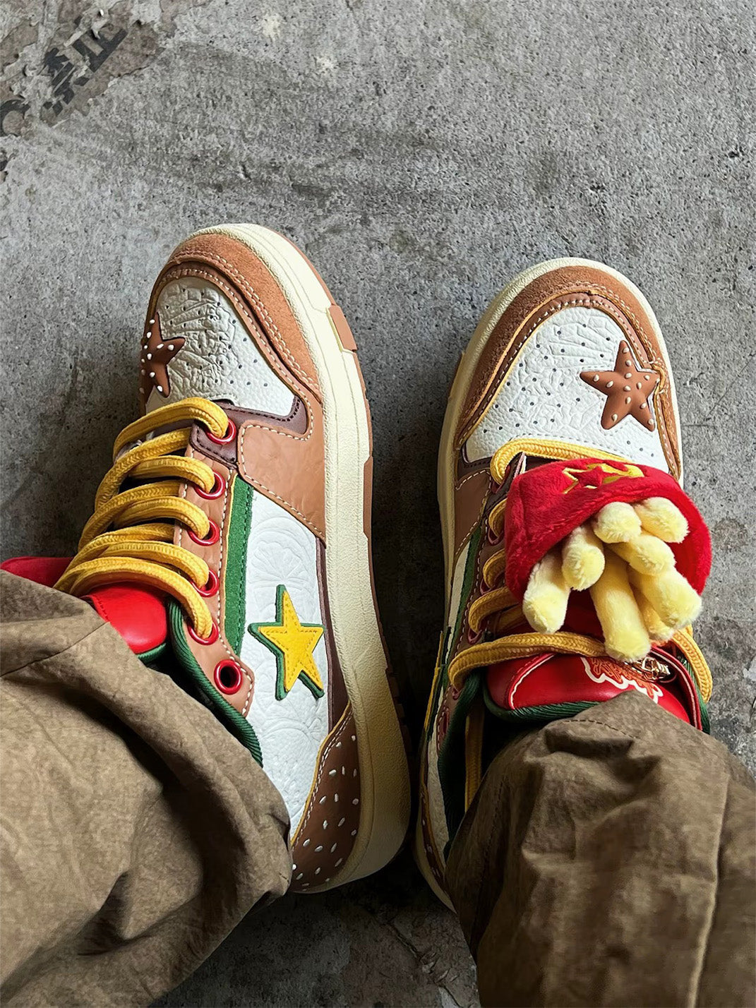 Hamburger Star High-Top Sneakers - Skipkicks