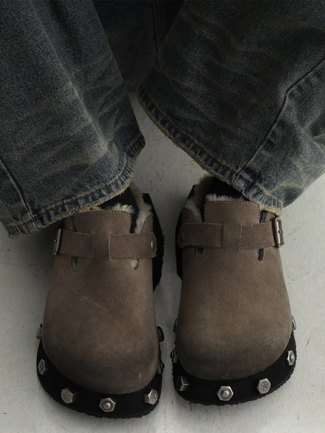 Frosted-Suede Thick-Sole Buckle Clogs - Skipkicks