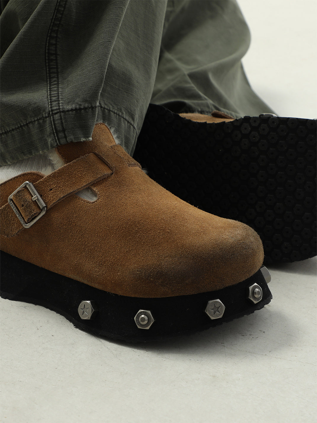 Frosted-Suede Thick-Sole Buckle Clogs - Skipkicks