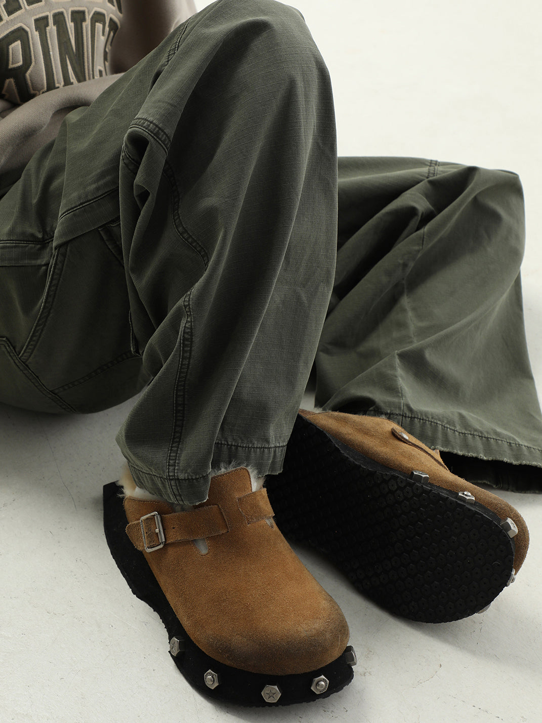 Frosted-Suede Thick-Sole Buckle Clogs - Skipkicks