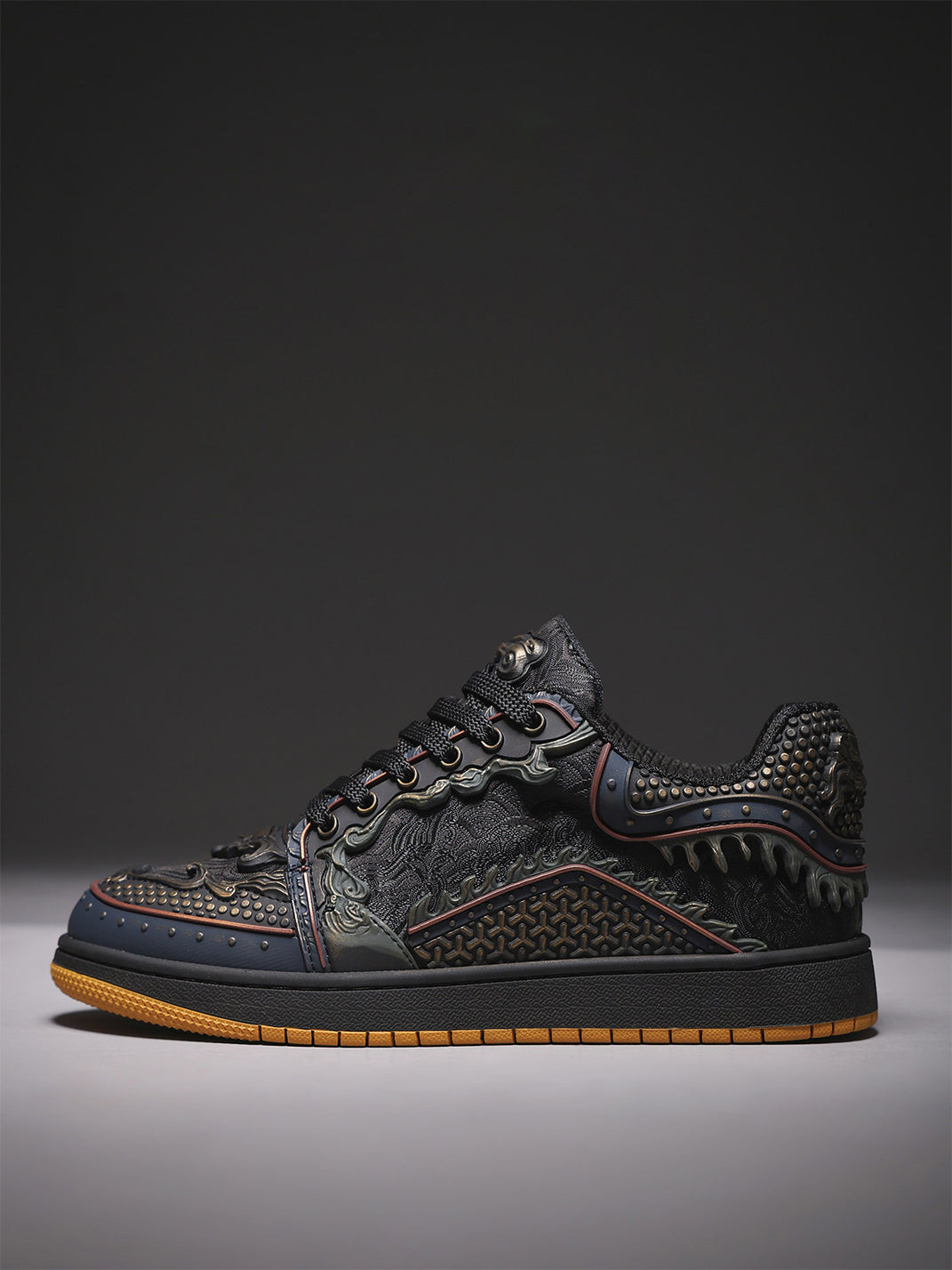 Black Dragon-Scale Gum-Sole Low-Top Sneakers - Skipkicks