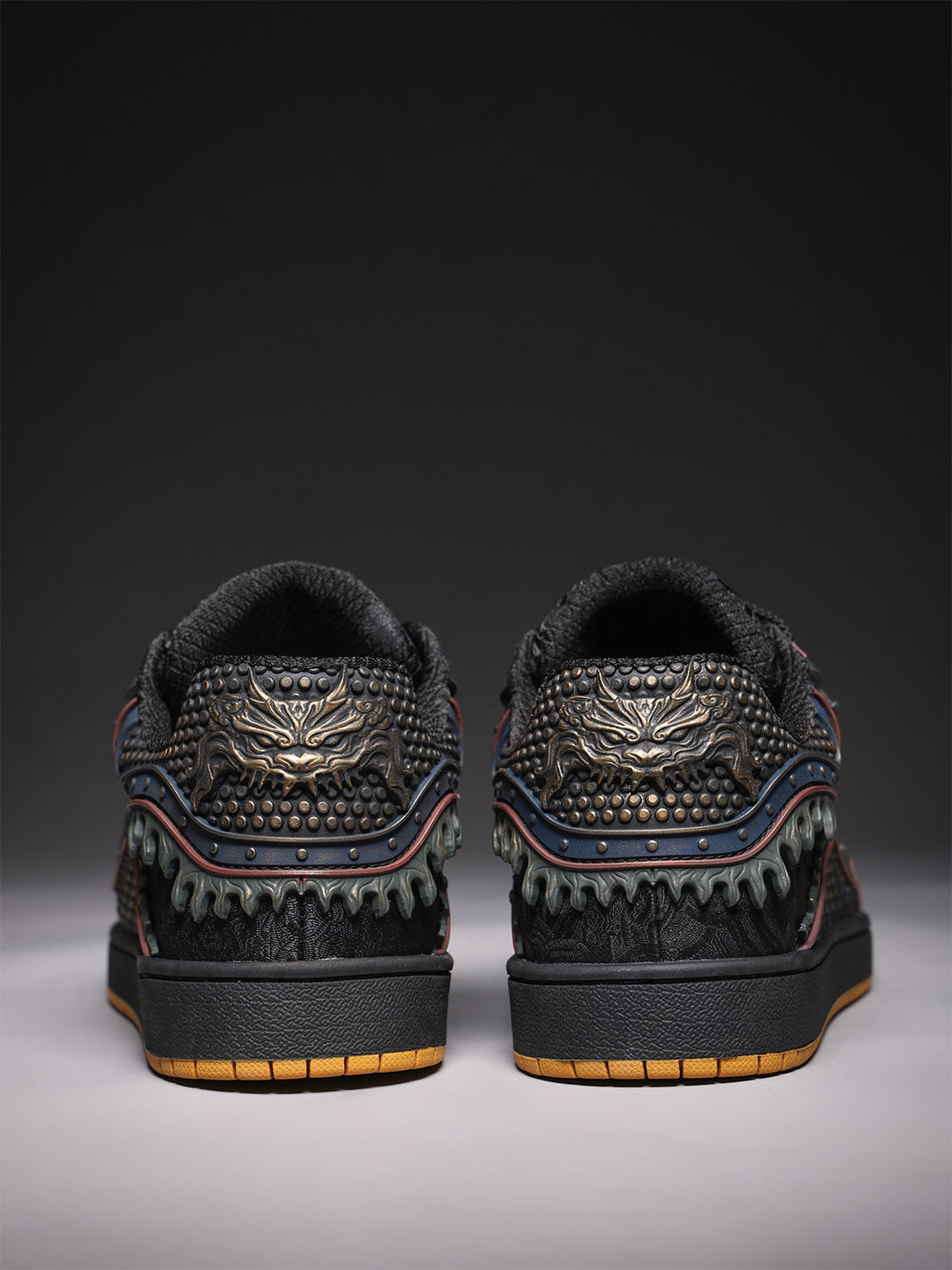 Black Dragon-Scale Gum-Sole Low-Top Sneakers - Skipkicks
