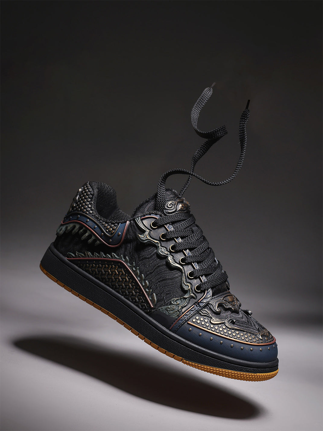 Black Dragon-Scale Gum-Sole Low-Top Sneakers - Skipkicks