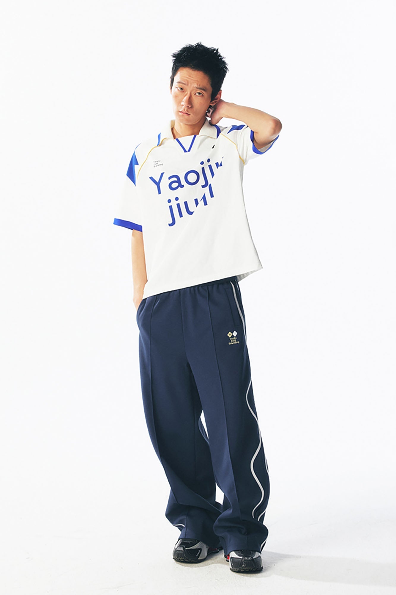 Retro Contrast-Panel V-Neck Jersey
