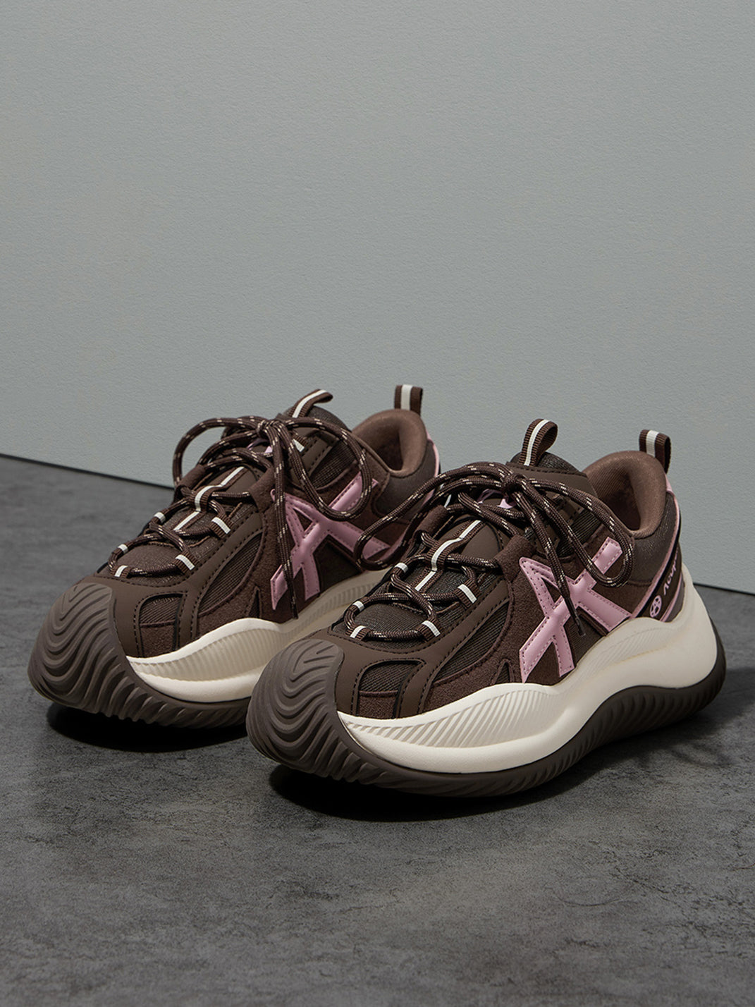Star-Lace Wave-Sole Chunky Sneakers - Skipkicks