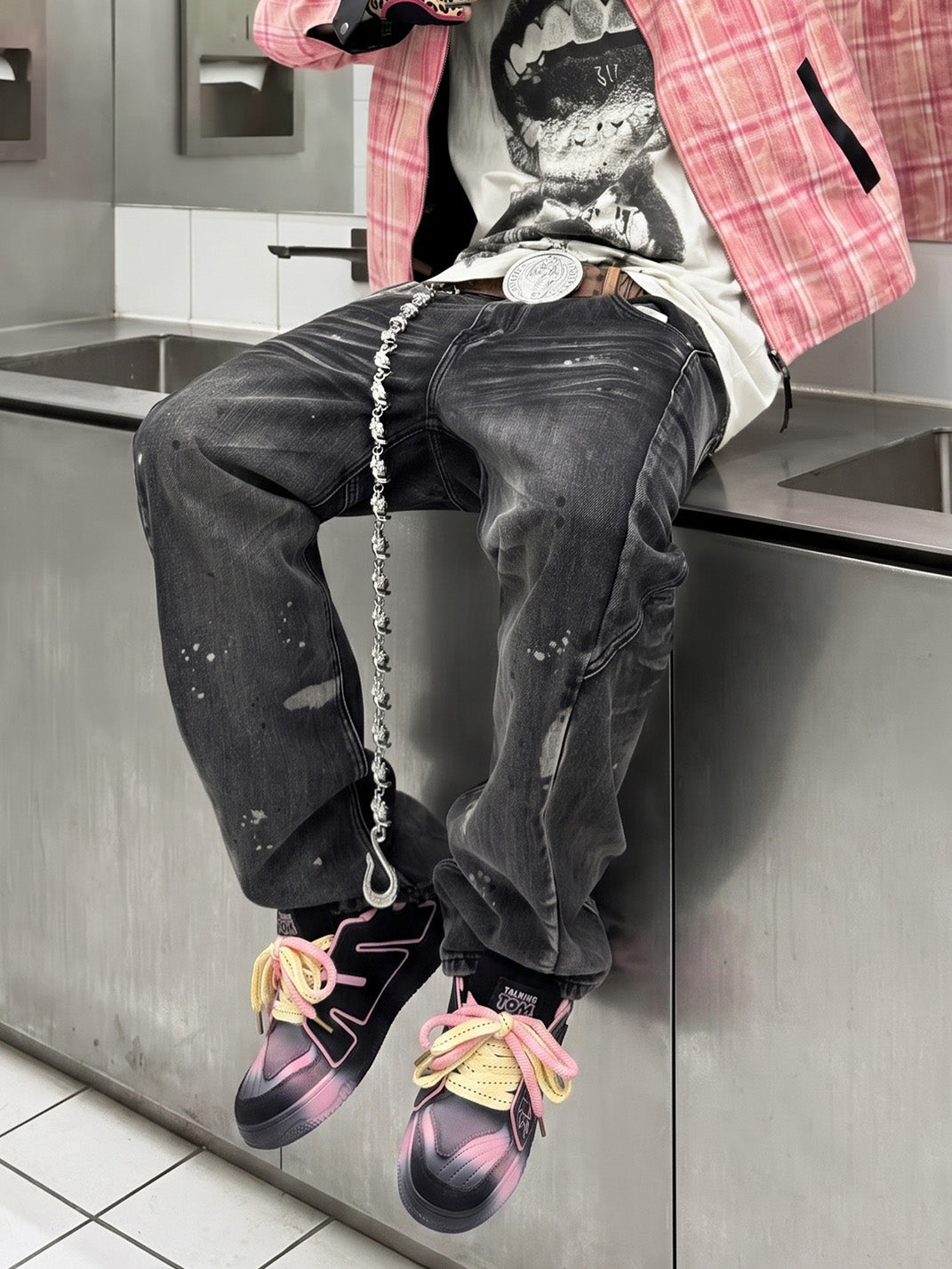 Graphic Pink-Trim Chunky Low-Top Sneakers - Skipkicks