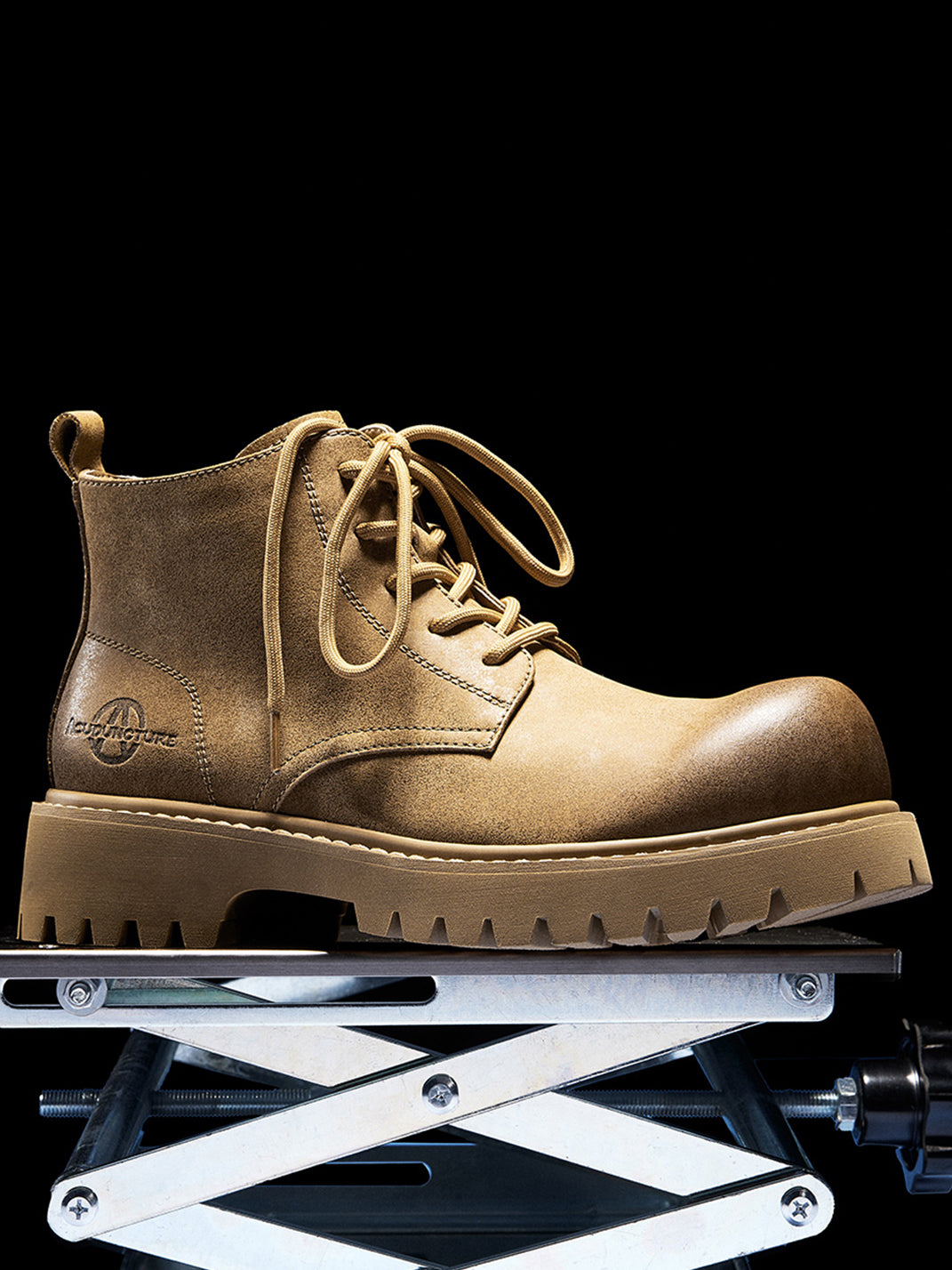 Tan Round-Toe Lug-Sole Work Boots - Skipkicks