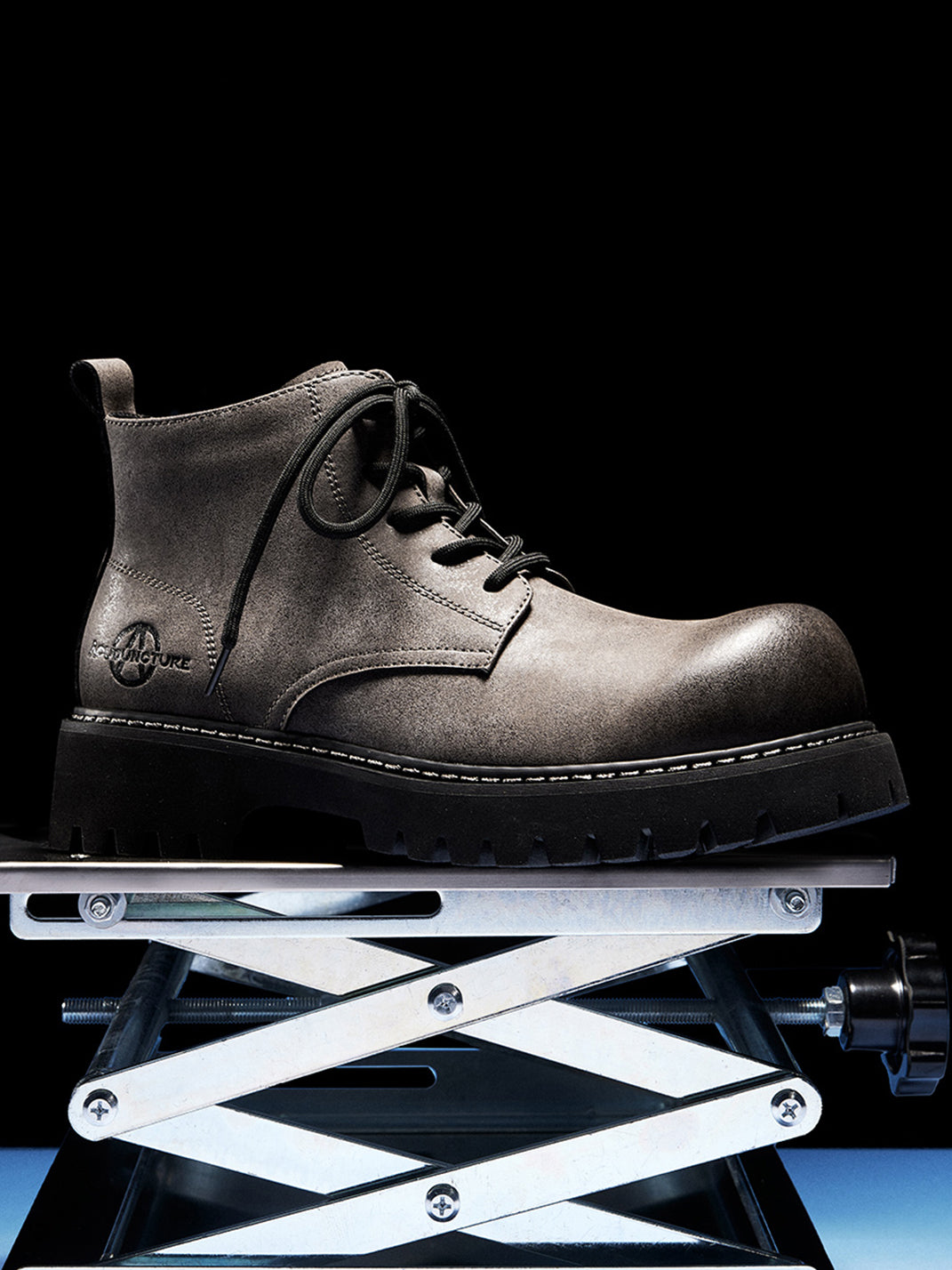 Tan Round-Toe Lug-Sole Work Boots - Skipkicks